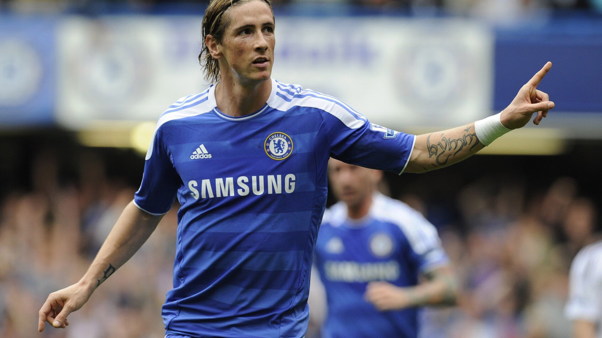 英超三强横扫！积分榜颠覆，争冠角逐更激烈，英超3强